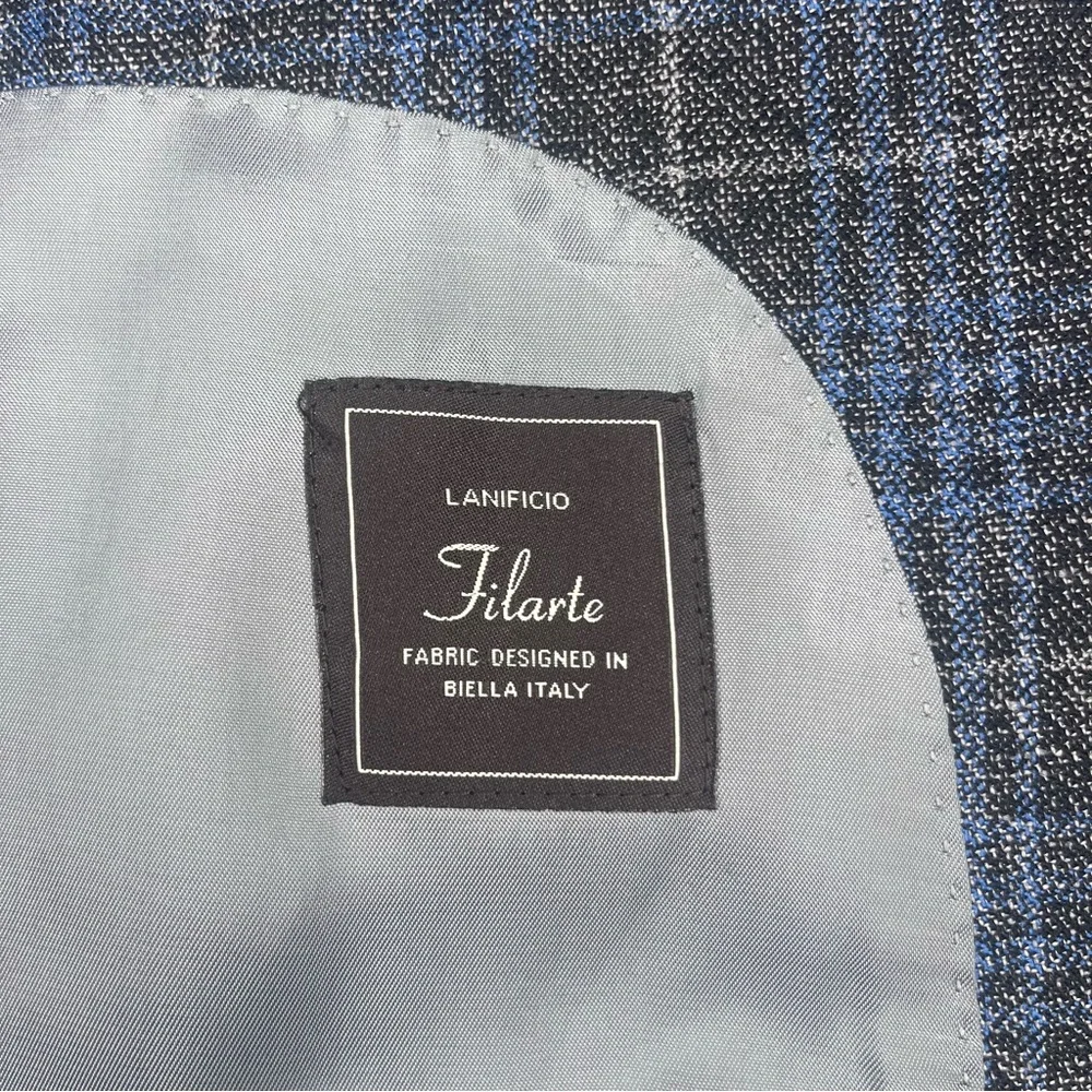 Paul Betenly Men's Elegant Checkered Blazer Size 38S - Picture 7 of 9